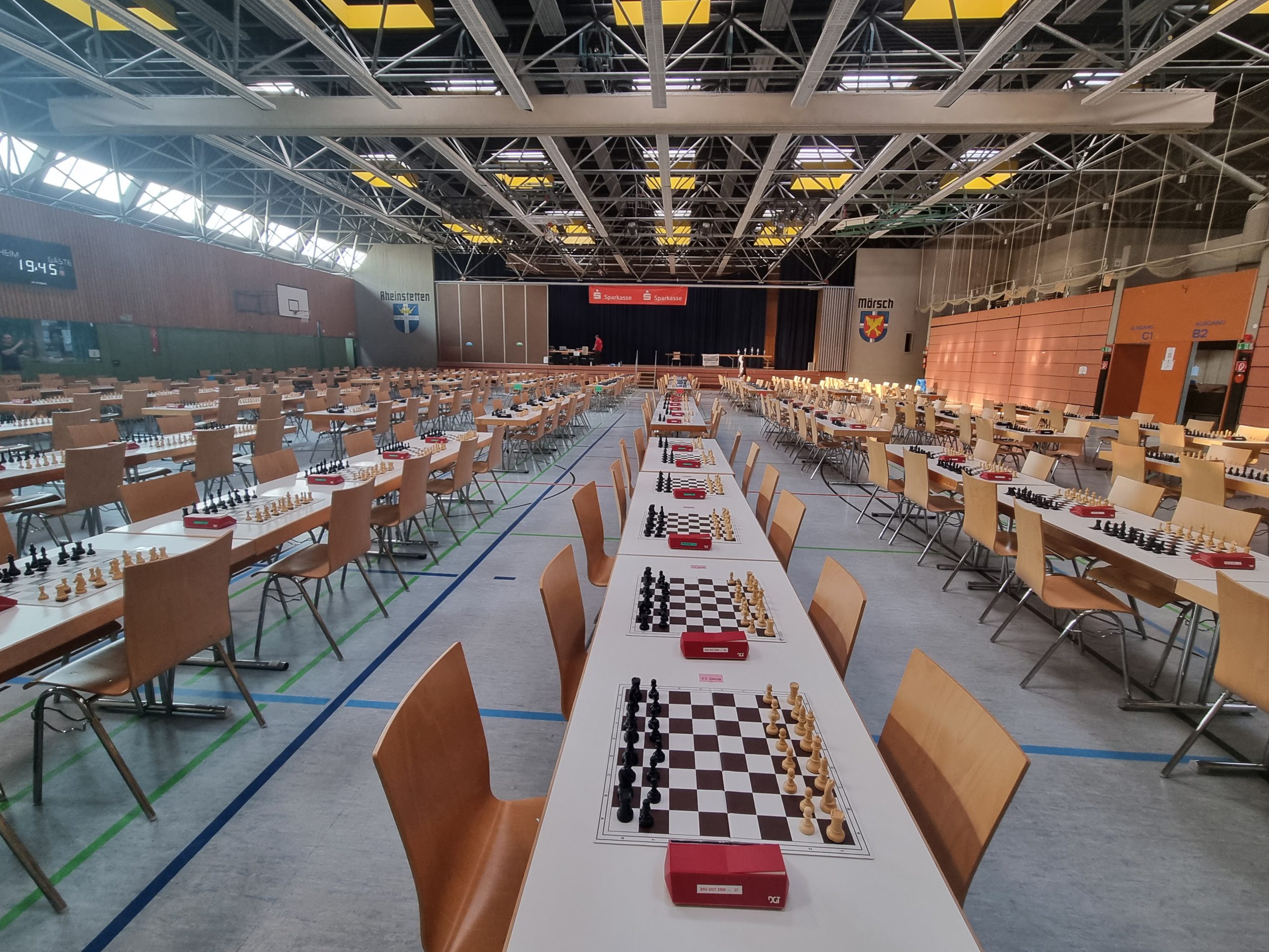 Der aufgebaute Spielsaal in der Keltenhalle